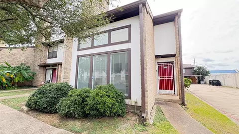6633 W Airport Blvd #101, Houston, TX 77035
