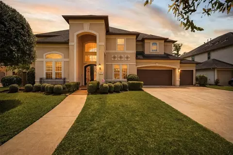 6011 Abercombie Ln, Sugar Land, TX 77479
