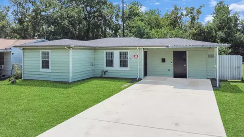 5202 Pensdale St, Houston, TX 77033
