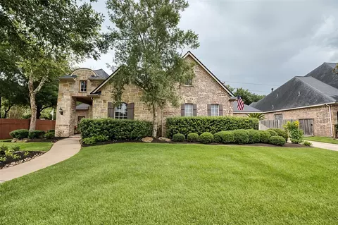 7715 Old Tree Ct, Sugar Land, TX 77479