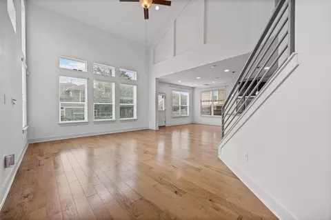Living - 2303 Capulet St, Austin, TX 78741 photo 2 of 3