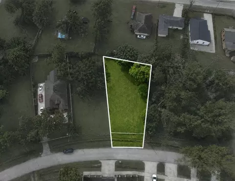 9221 Sundown Dr, Houston, TX 77016