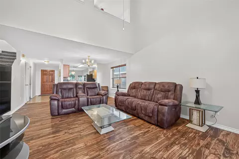 2446 Kenbridge Dr, Houston, TX 77067