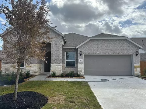 802 Blue Stone Dr, Beasley, TX 77417 photo 1