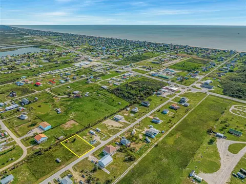 1080 N Monkhouse Dr, Crystal Beach, TX 77650