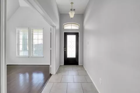 Entry Way - 5615 Glenfield Spring Ln, Spring, TX 77389 photo 3 of 9