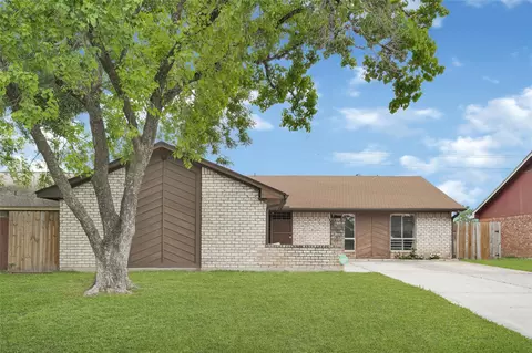 6610 Northleaf Dr, Houston, TX 77086