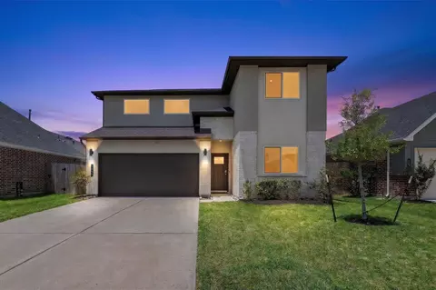 5058 Pine Haven Ln, Fresno, TX 77545