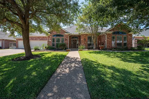 826 Pine Valley Dr, College Station, TX 77845
