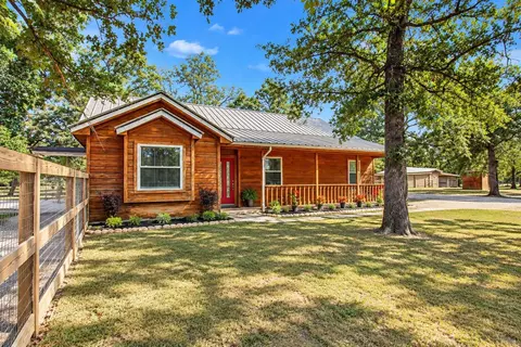 6 Pinedale Subdivision Rd, Huntsville, TX 77320