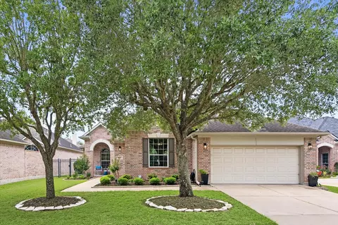 1831 Shadow Lake Dr, Sugar Land, TX 77479