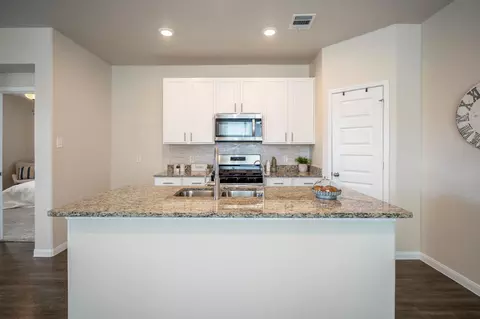Kitchen - 2355 Mount Locke Path, Conroe, TX 77301 photo 4 of 6