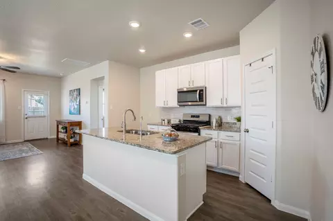 Kitchen - 2355 Mount Locke Path, Conroe, TX 77301 photo 5 of 6