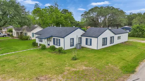 1300 Brazos St, Rosenberg, TX 77471