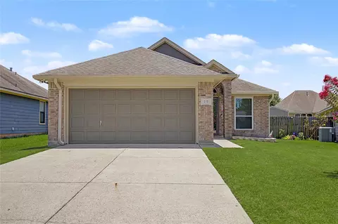 111 Enfield Ct, Huntsville, TX 77320