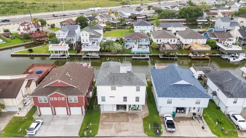 27 N Flamingo St, La Marque, TX 77568