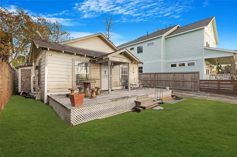 1106 Northwood St, Houston, TX 77009