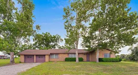 3644 W State Highway 71 Hwy, La Grange, TX 78945