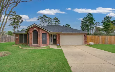 914 Garrett Dr, Magnolia, TX 77354