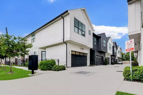 3512 Oak Forest Grove Dr, Houston, TX 77018