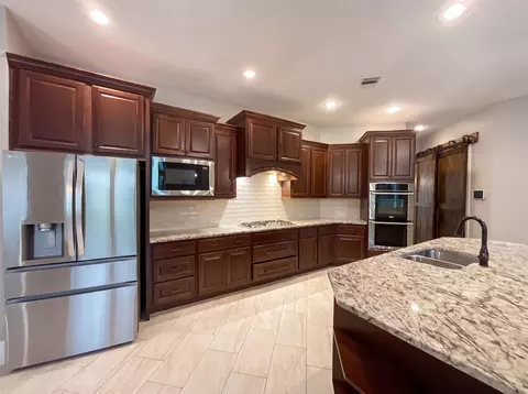 Kitchen - 31403 Imperial Bluff Ct, Spring, TX 77386 photo 2 of 3