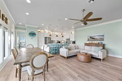 775 Townsend Dr, Crystal Beach, TX 77650