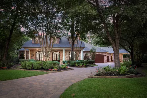 2 Hunnewell Way, The Woodlands, TX 77382
