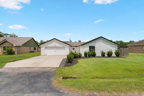 110 Dozent Ln, Baytown, TX 77521