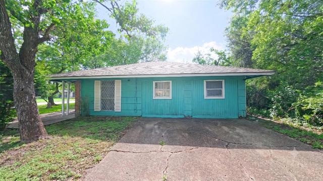 5602 Flamingo Dr, Houston, TX 77033