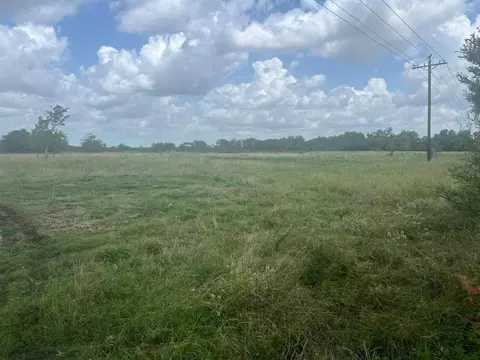 8925 Kerr Rd, Brookshire, TX 77423