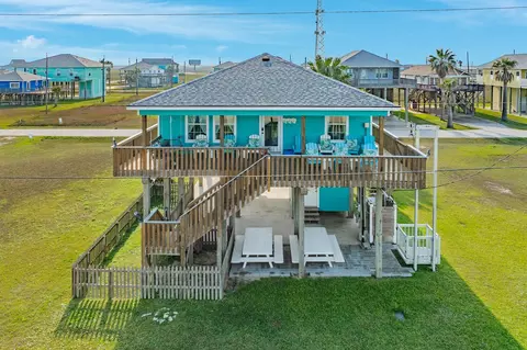 13214 Jolly Roger Dr, Freeport, TX 77541