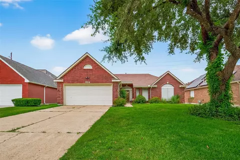 914 W Peach Hollow Cir, Pearland, TX 77584