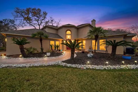 527 S Ohio Ave, La Porte, TX 77571