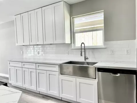 4103 Coon St, Bacliff, TX 77518 photo 6