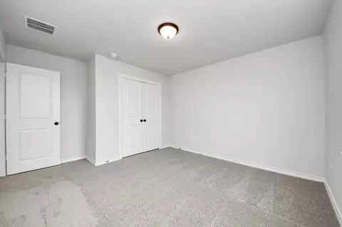 Bedroom - 18724 Loom Dr, Conroe, TX 77306 photo 7 of 13
