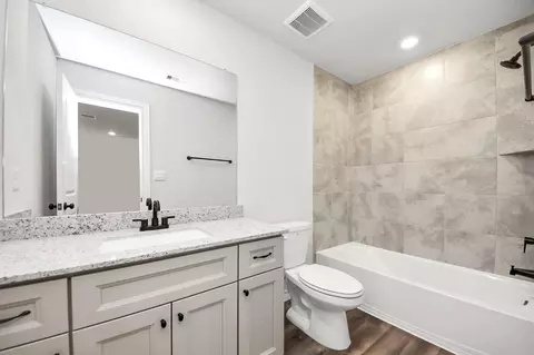 Bath - 18724 Loom Dr, Conroe, TX 77306 photo 4 of 5