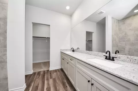 Bath - 18724 Loom Dr, Conroe, TX 77306 photo 1 of 5