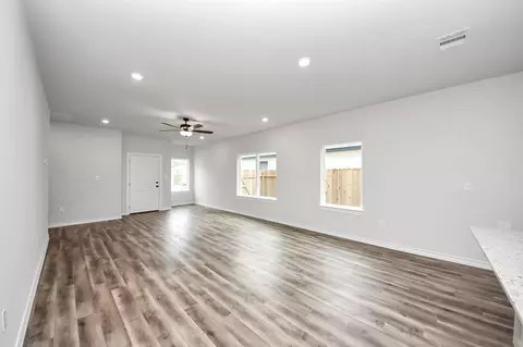 Living - 18724 Loom Dr, Conroe, TX 77306 photo 3 of 4