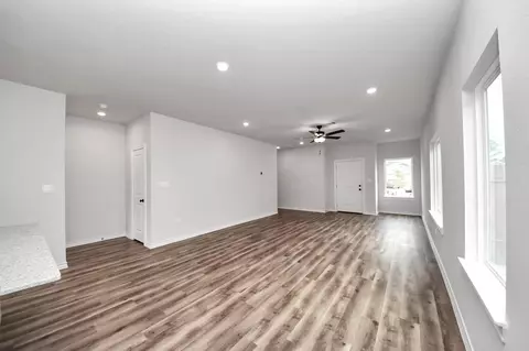 Living - 18724 Loom Dr, Conroe, TX 77306 photo 2 of 4