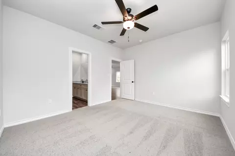 Bedroom - 18724 Loom Dr, Conroe, TX 77306 photo 3 of 13