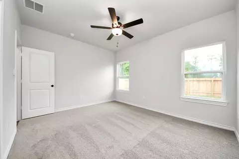 Bedroom - 18724 Loom Dr, Conroe, TX 77306 photo 4 of 13
