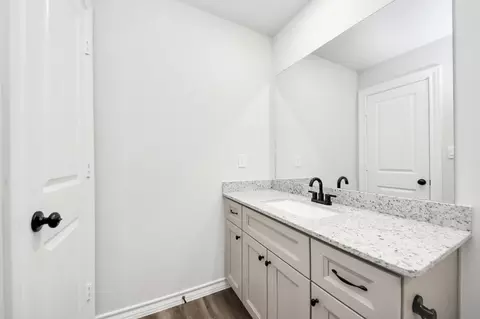 Bath - 18724 Loom Dr, Conroe, TX 77306 photo 5 of 5