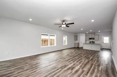 Living - 18724 Loom Dr, Conroe, TX 77306 photo 4 of 4