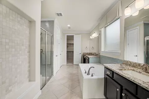 Bath - 3810 Everly Bend Dr, Spring, TX 77386 photo 2 of 8