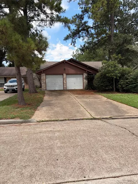 2415 Tinechester Dr, Houston, TX 77339