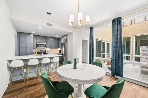 1116 Bering Dr #25, Houston, TX 77057