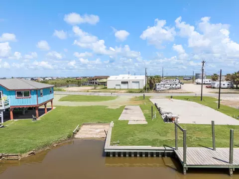 2237 Carancahua St, Sargent, TX 77414