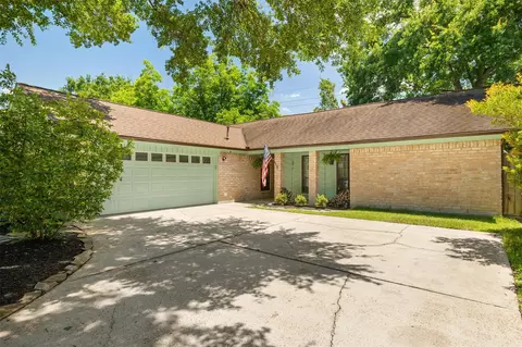 13611 Pepper Knoll Dr, Houston, TX 77065