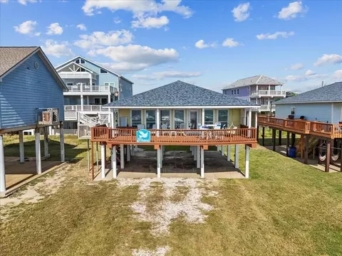 1002 Beach Dr, Surfside Beach, TX 77541 photo 1