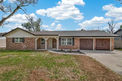 9623 Meadowglen Ln, Houston, TX 77063